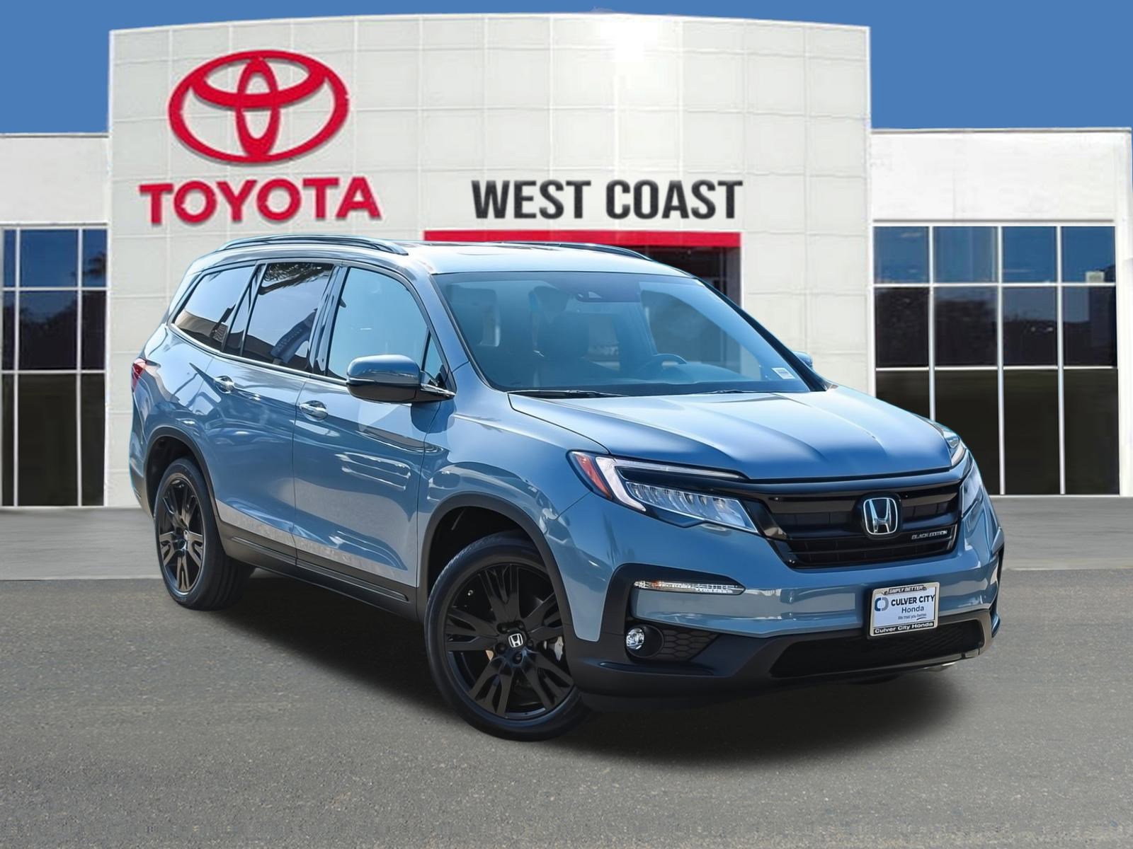 2022 Honda Pilot Black Edition's photo