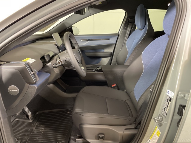 2025 Volvo EX30 Plus photo 12