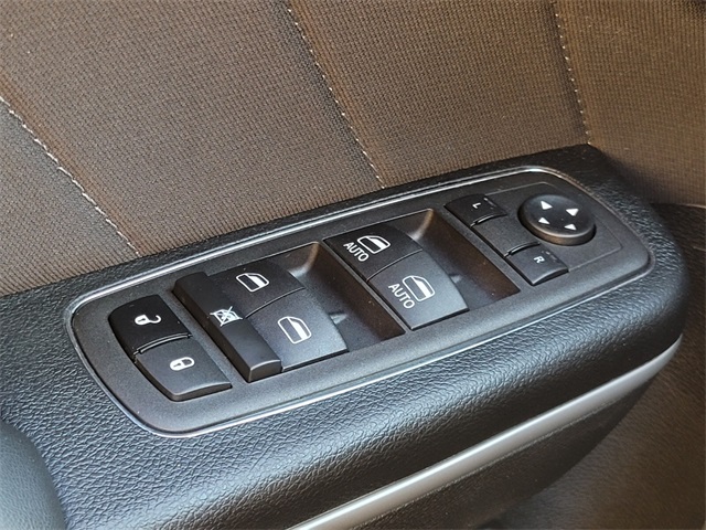 2023 Dodge Charger R/T photo 33
