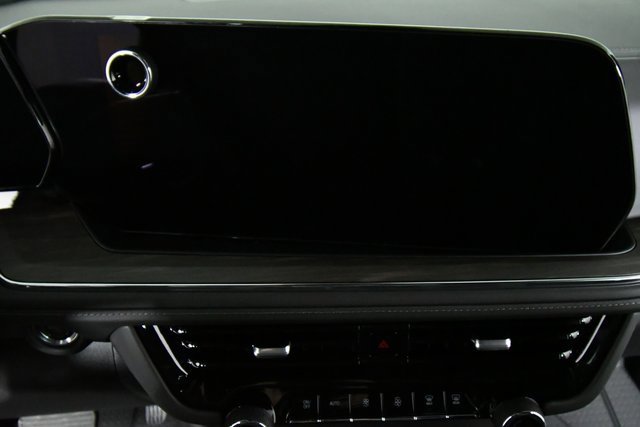 2026 Chevrolet Suburban LS photo 3