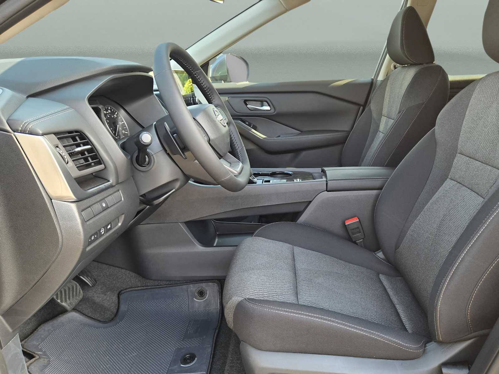 2026 Nissan Rogue SV photo 20