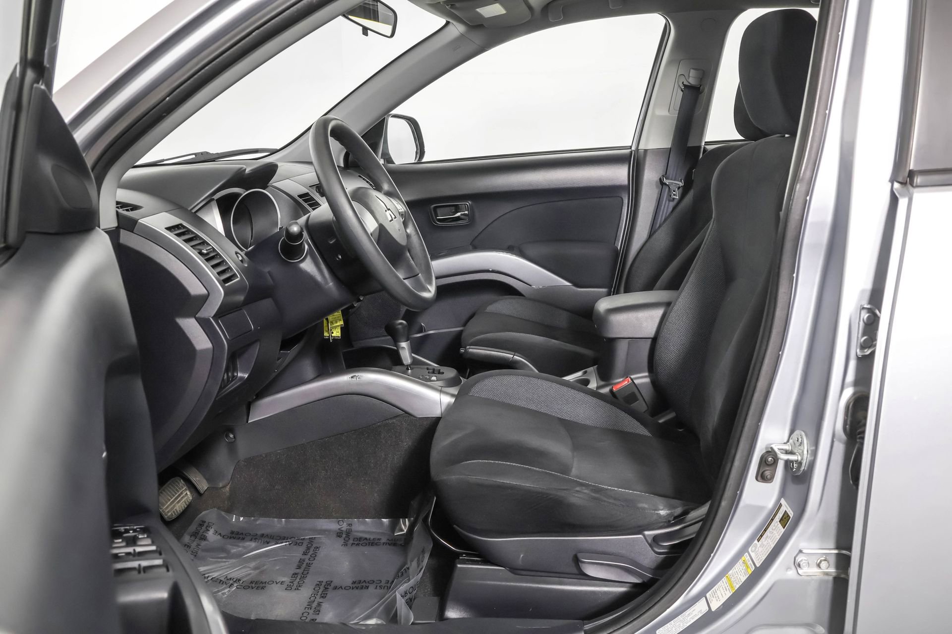 2009 Mitsubishi Outlander ES photo 3