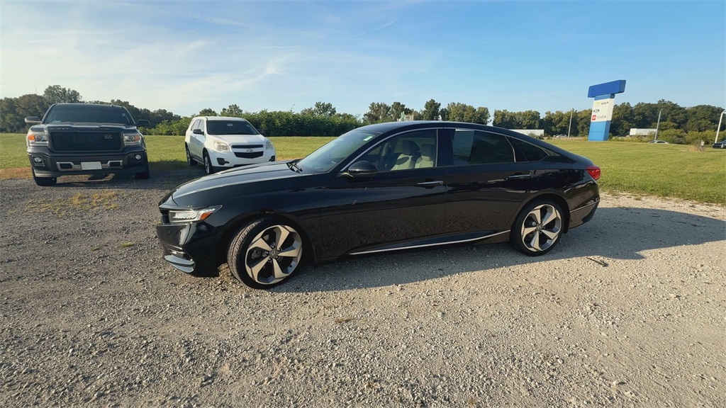 2018 Honda Accord Touring 2.0T photo 4