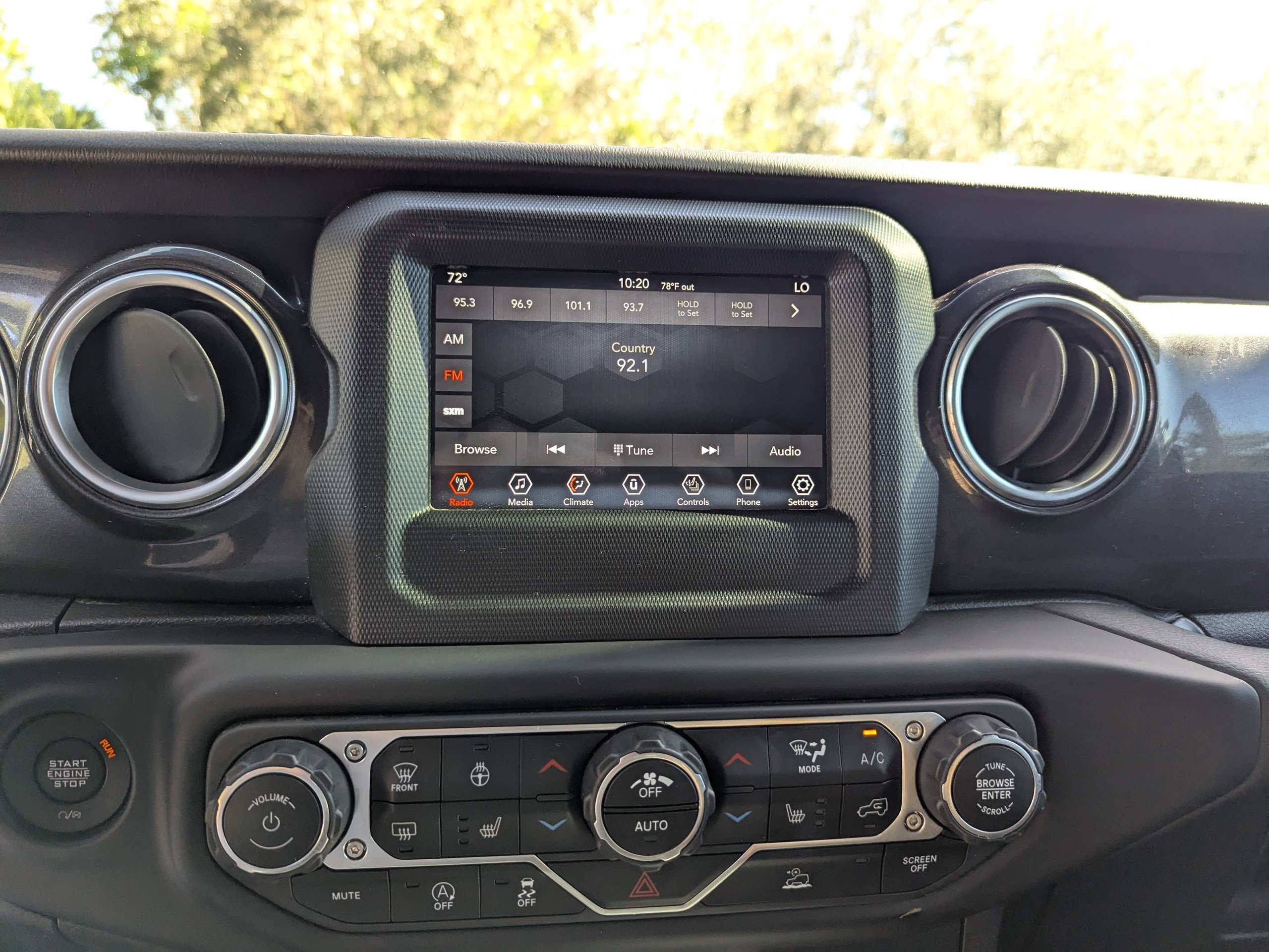 2021 Jeep Wrangler Unlimited Sahara Altitude photo 23