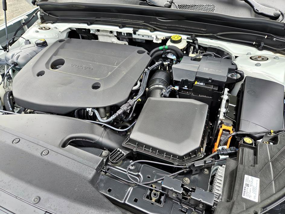 2024 Volvo XC40 Ultimate AWD photo 14
