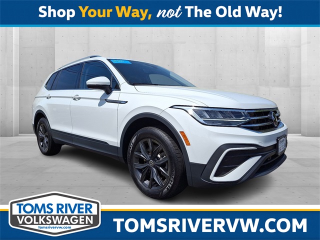 2024 Volkswagen Tiguan SE's photo