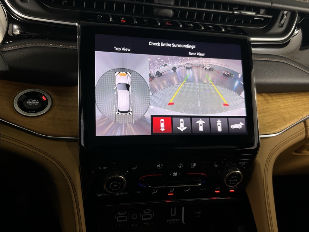 2024 Jeep Grand Cherokee Summit photo 10