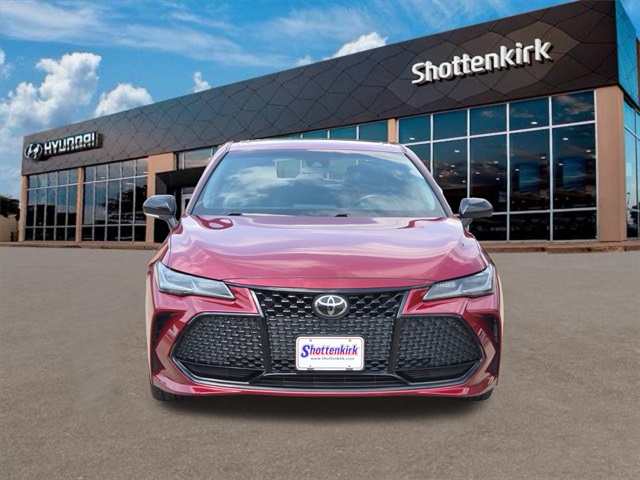 2019 Toyota Avalon Touring photo 2