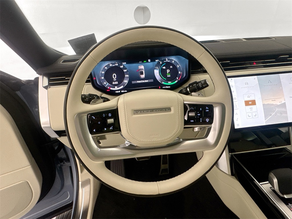 2025 Land Rover Range Rover SE photo 9