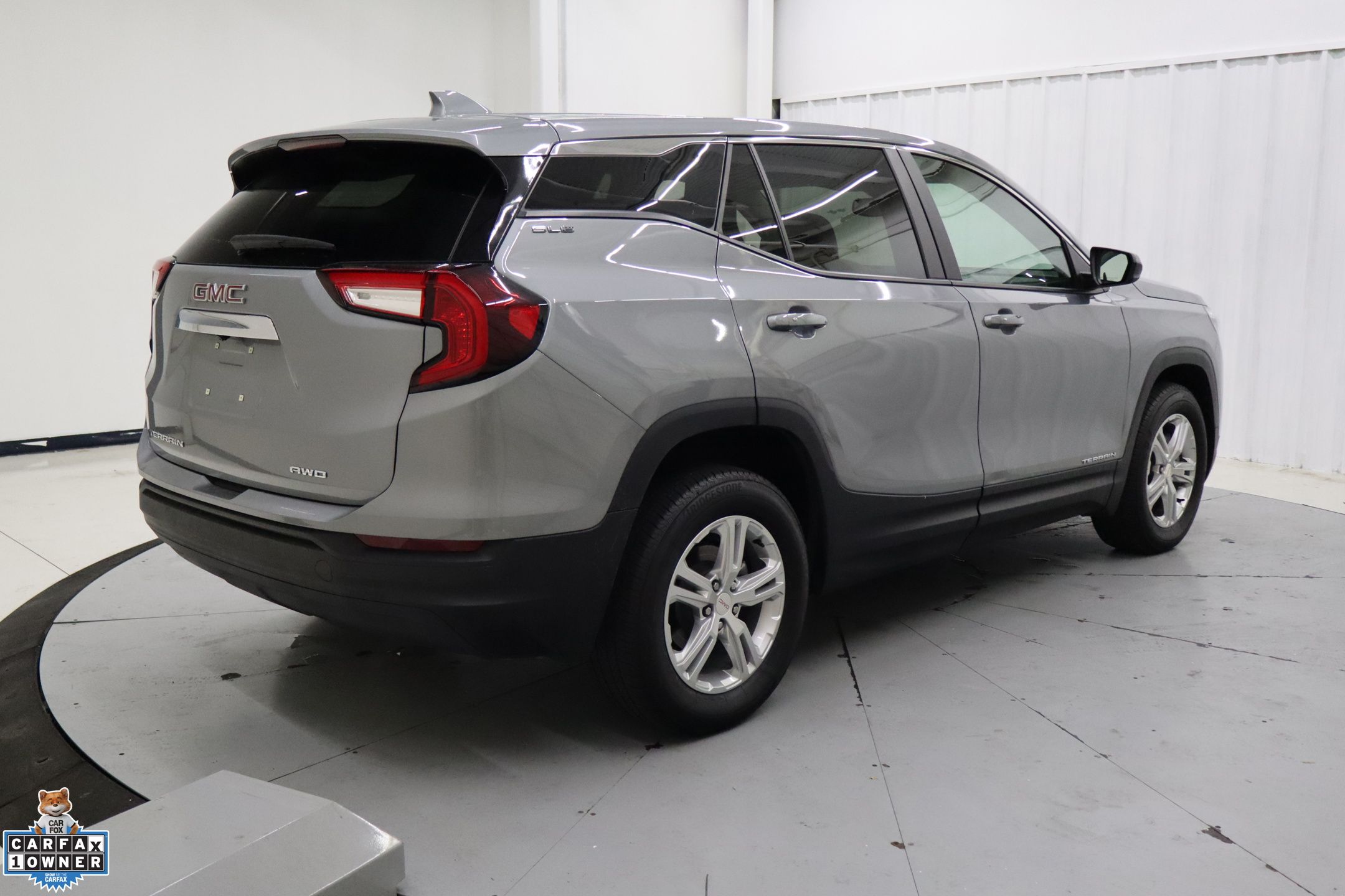 2024 Gmc Terrain SLE photo 3