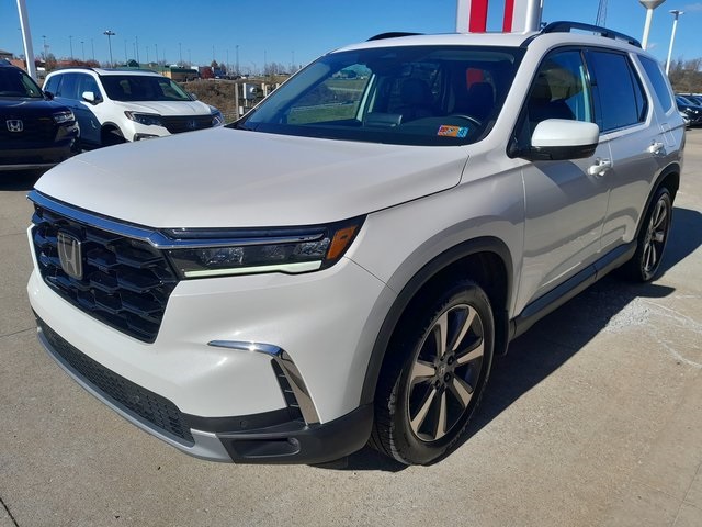 2023 Honda Pilot Touring photo 3