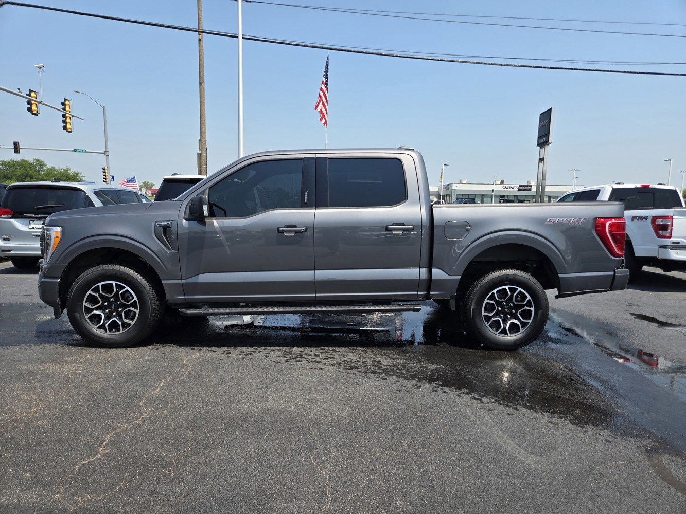 2022 Ford F-150 XLT photo 4