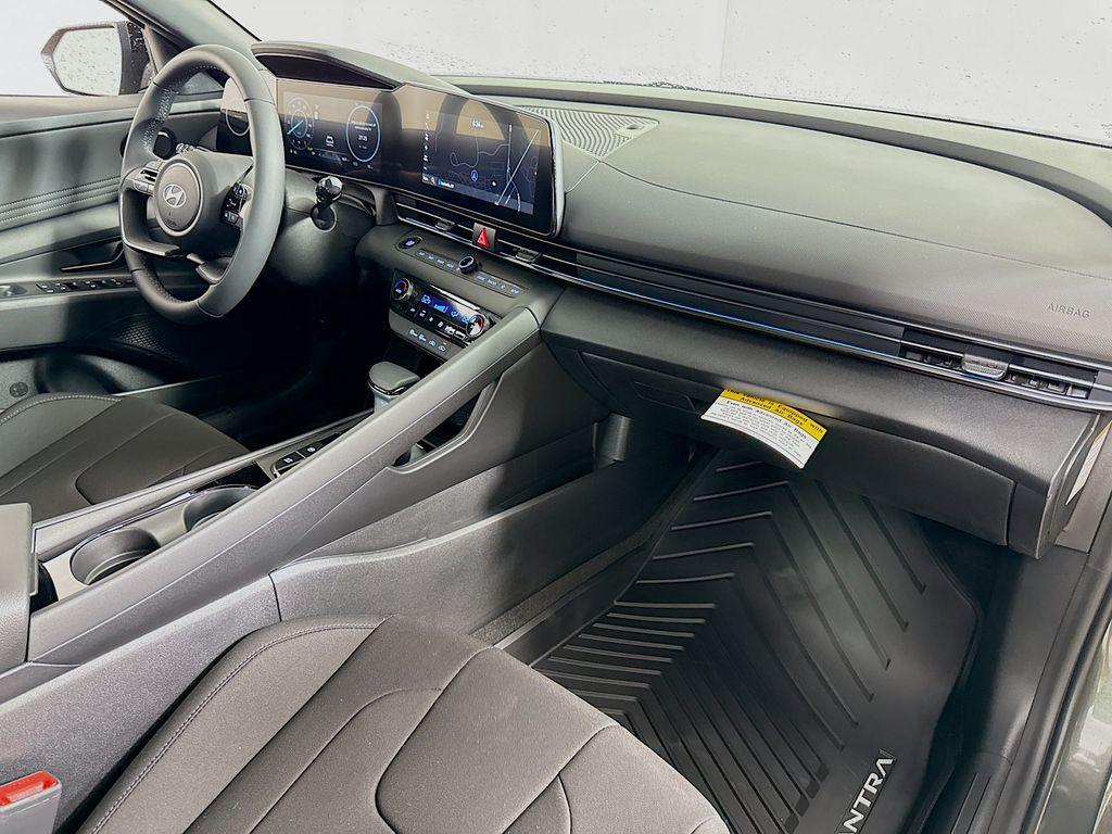 2025 Hyundai Elantra Hybrid SEL Sport photo 25