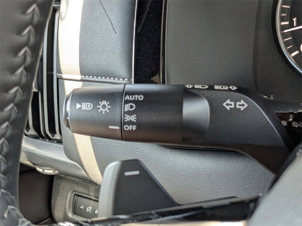 2025 Nissan Pathfinder SL photo 28