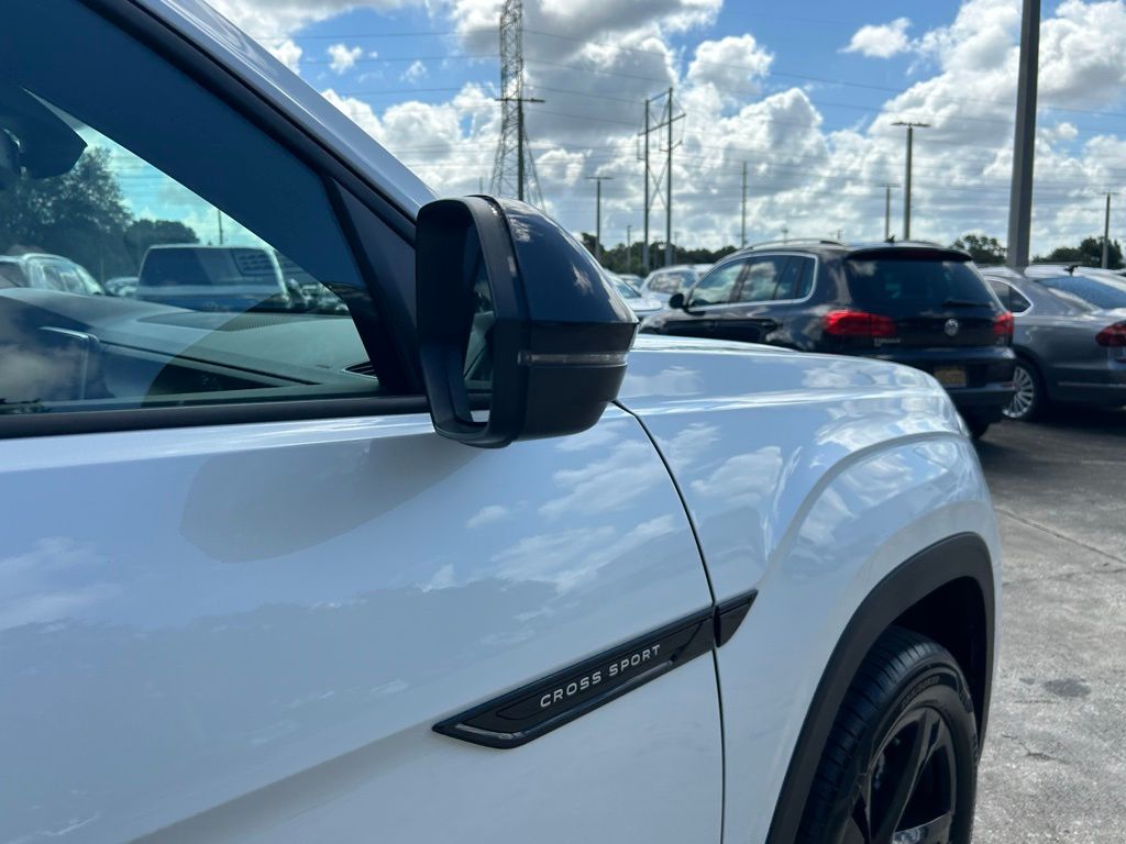 2026 Volkswagen Atlas Cross Sport SEL R-Line photo 28