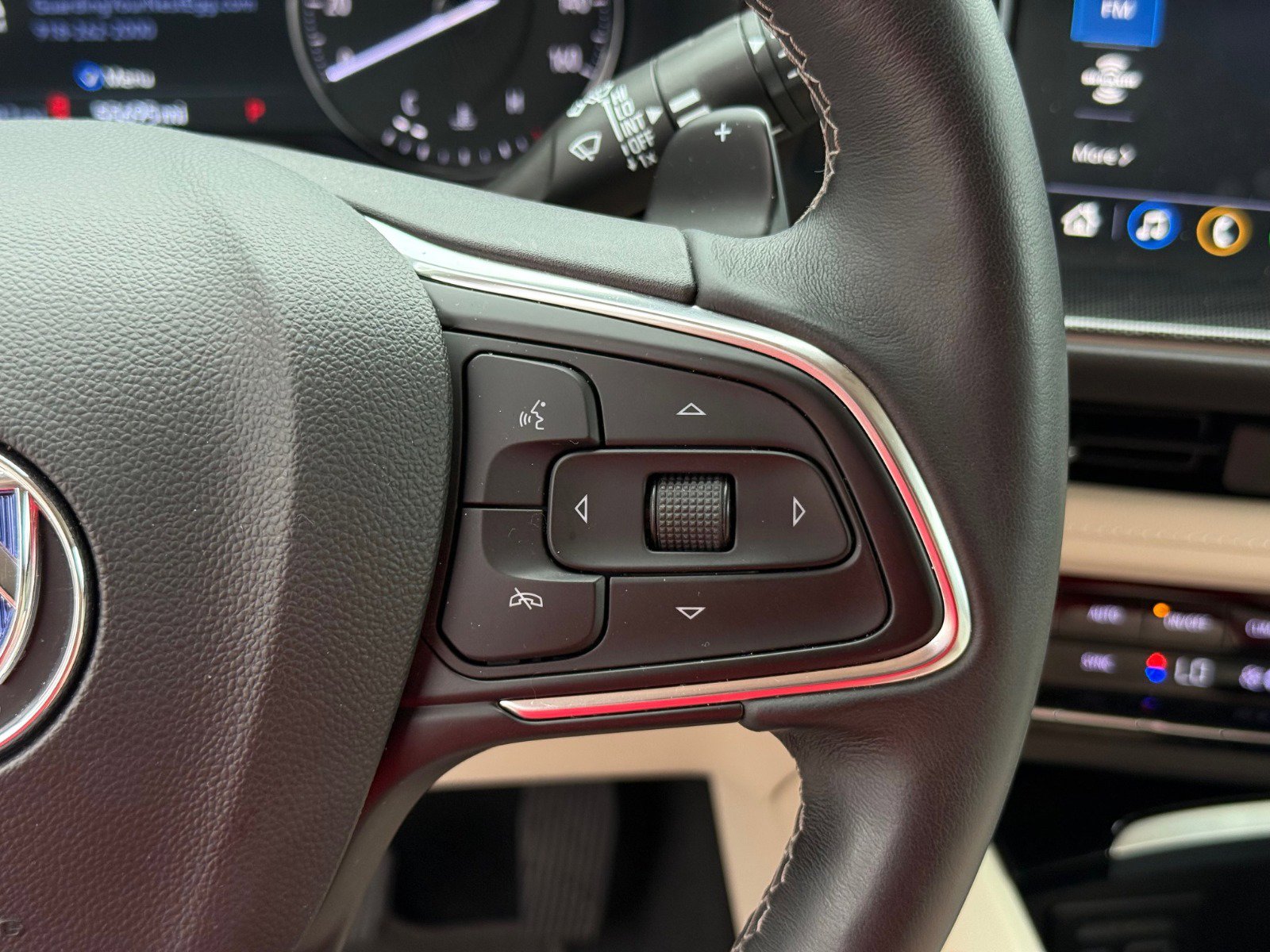 2021 Buick Envision Essence photo 18
