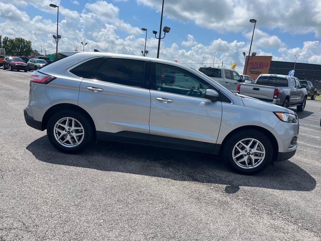 2024 Ford Edge SEL photo 6