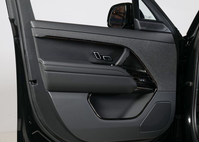2025 Land Rover Range Rover Sport SE photo 22