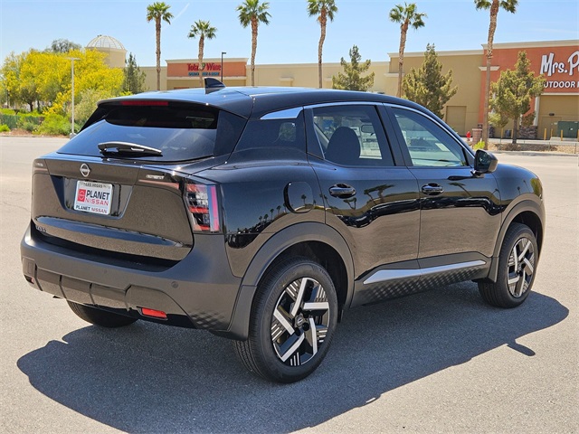 2025 Nissan Kicks SV photo 3