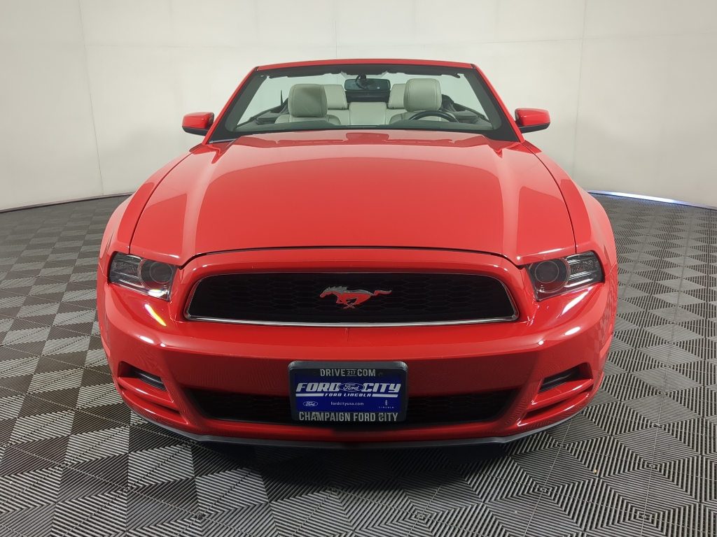 2013 Ford Mustang V6 Premium photo 3