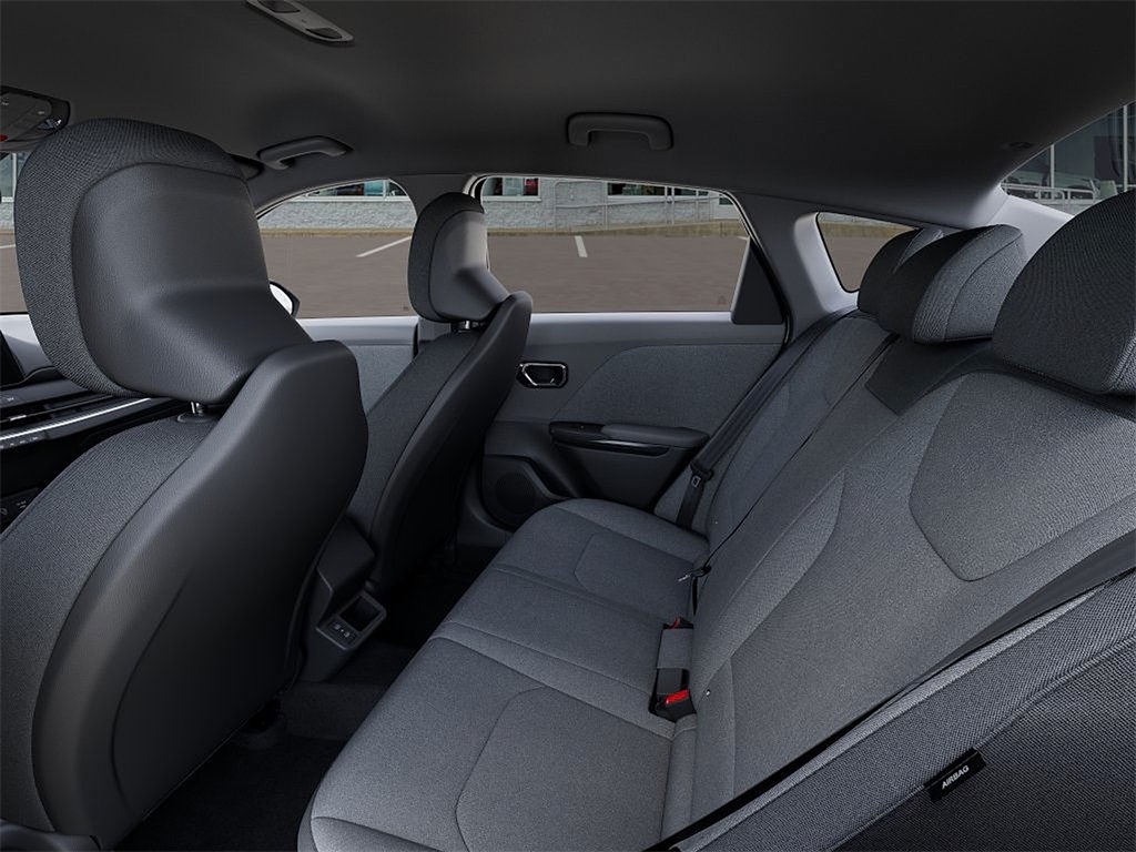 2025 Kia K4 LXS photo 16