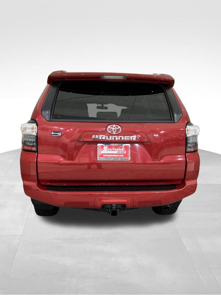 2019 Toyota 4Runner SR5 photo 2
