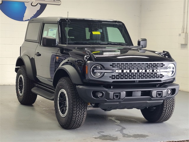 2025 Ford Bronco Badlands photo 2