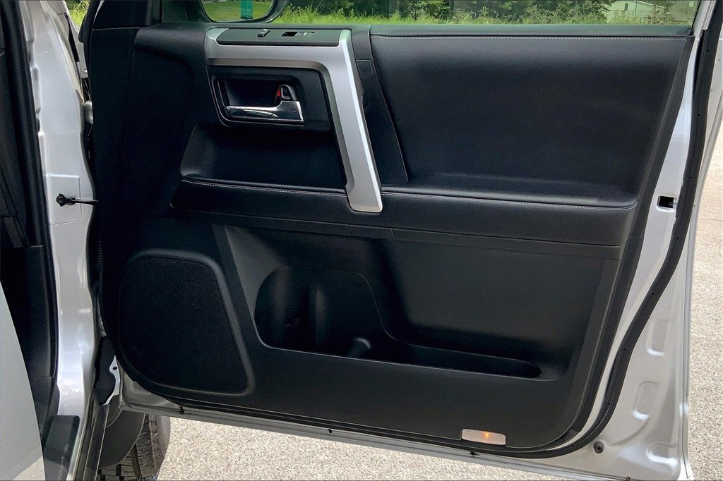 2023 Toyota 4Runner SR5 Premium photo 24