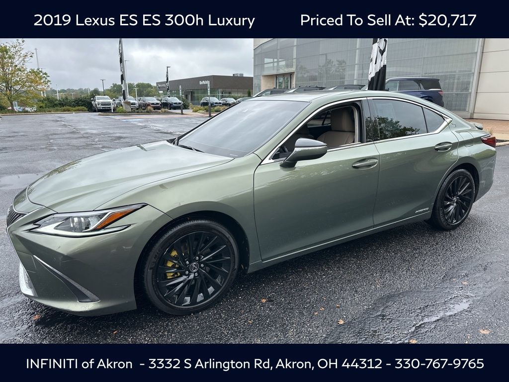2019 Lexus ES 300h Luxury photo 3