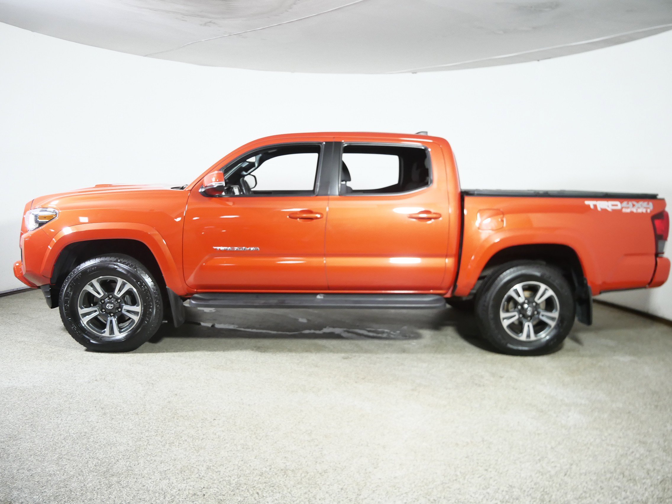 2018 Toyota Tacoma TRD Sport photo 4