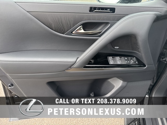 2025 Lexus LX Luxury photo 22