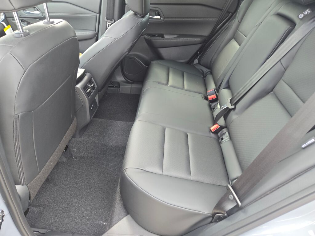 2026 Nissan Rogue SV photo 12