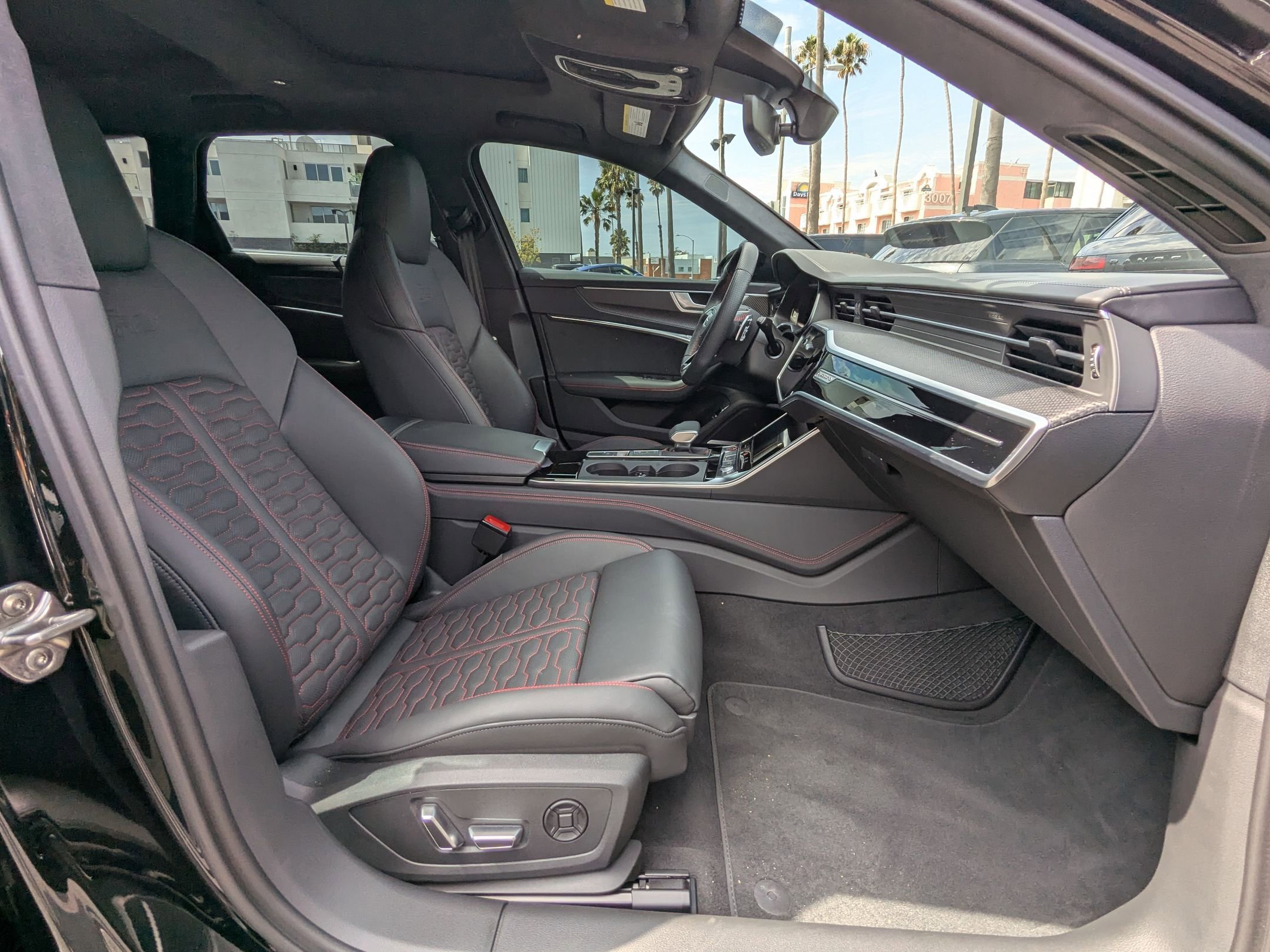 2025 Audi RS 6 Avant Performance Base photo 21