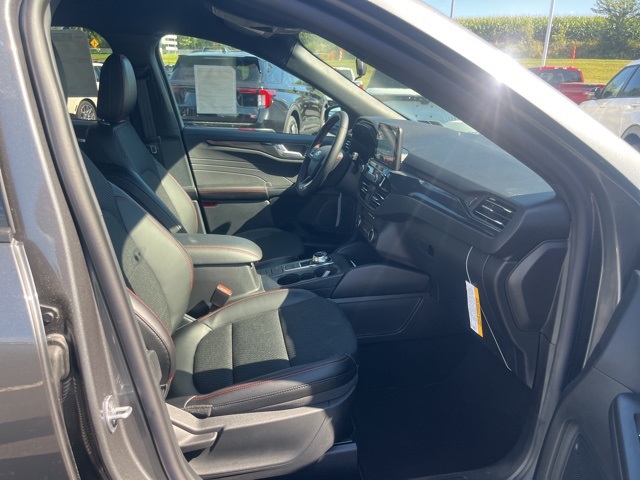 2025 Ford Escape Hybrid ST-Line Select photo 18