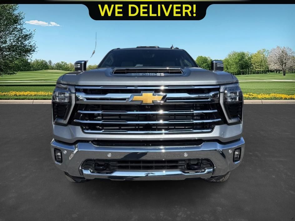 2026 Chevrolet Silverado 3500HD LTZ photo 9