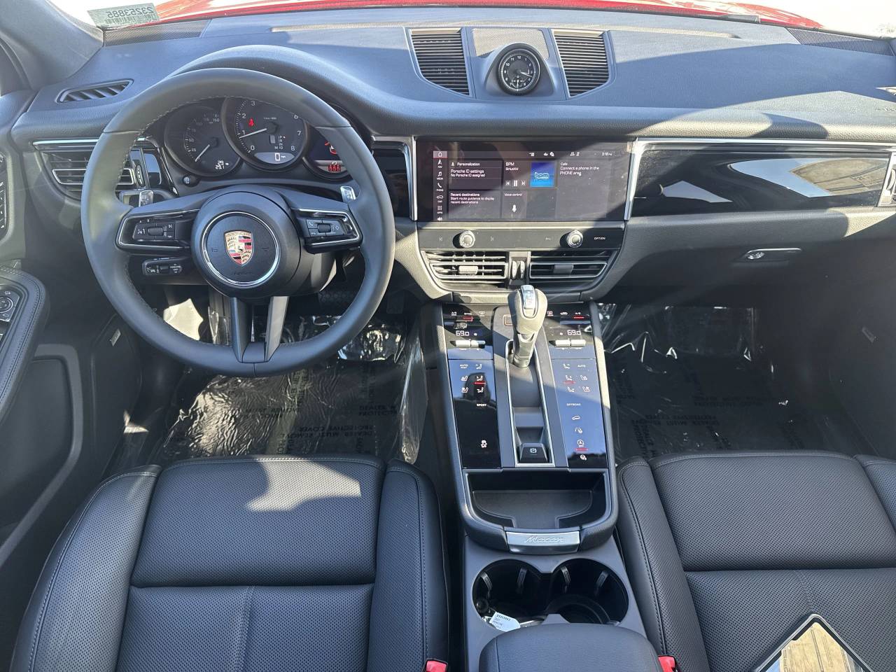 2025 Porsche Macan Base photo 10
