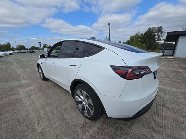 Used 2021 Tesla Model Y Long Range with VIN 5YJYGDEE9MF145832 for sale in Northfield, Minnesota