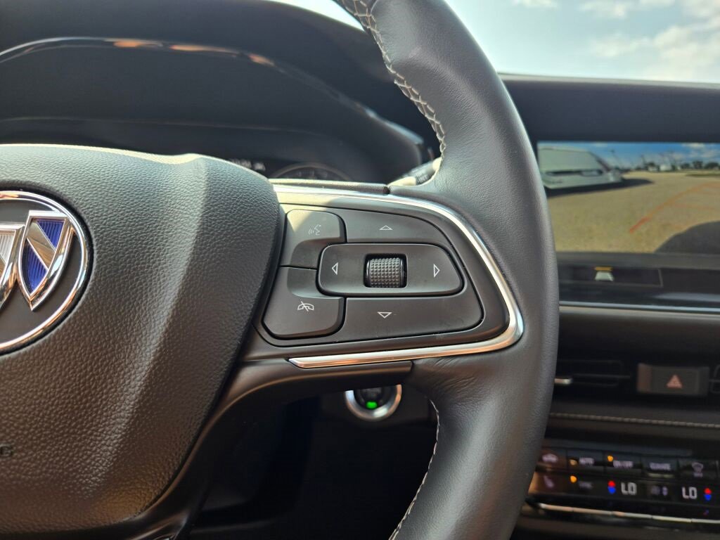 2023 Buick Envision Essence photo 36