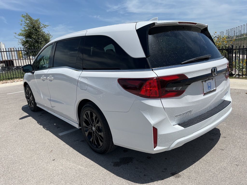 2025 Honda Odyssey photo 3