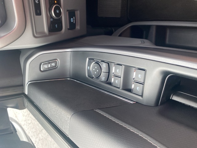 2025 Ford F-150 XLT photo 13