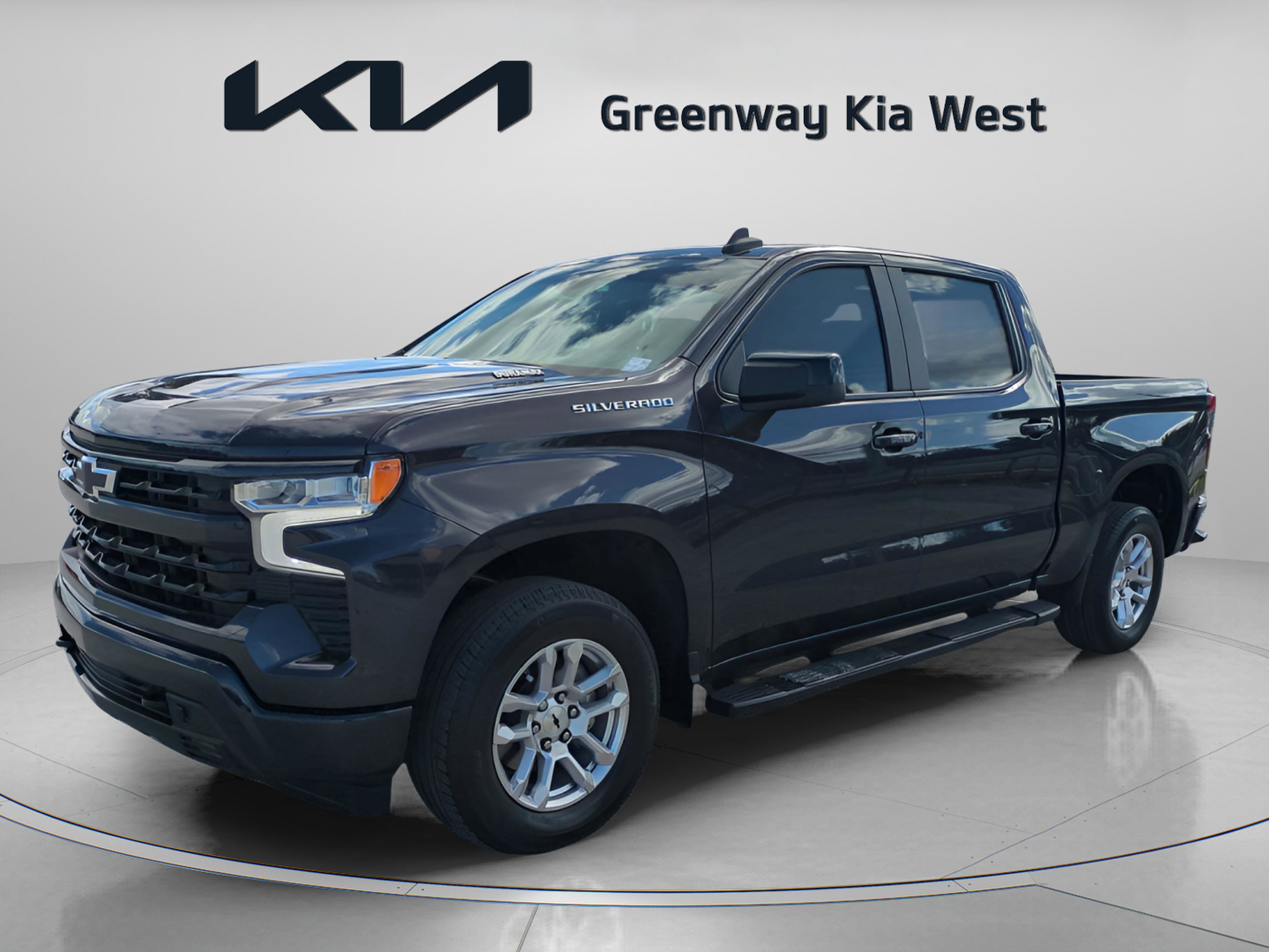 2023 Chevrolet Silverado 1500 RST photo 3