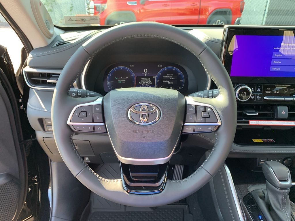2025 Toyota Highlander Limited photo 24