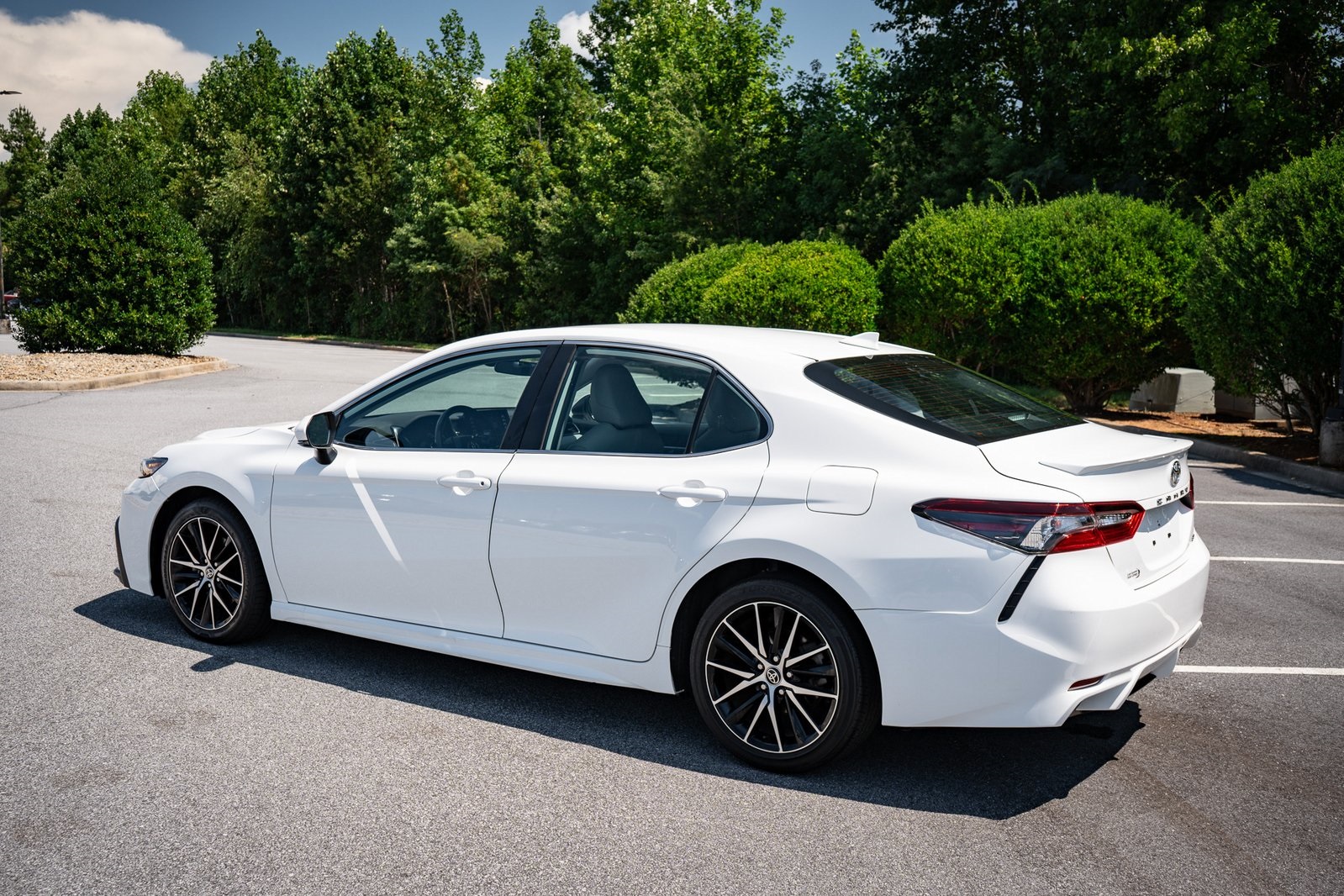 2023 Toyota Camry SE photo 4