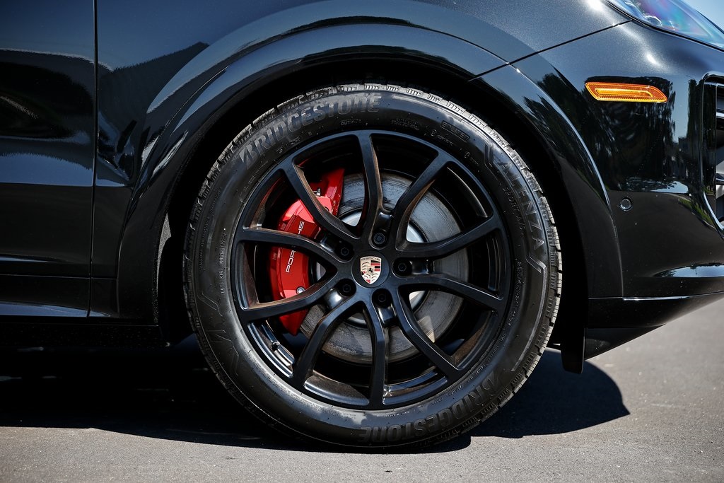 2026 Porsche Cayenne Coupe Base photo 10
