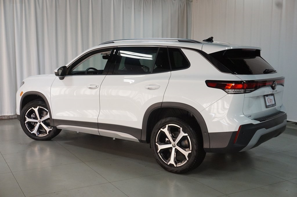 2025 Volkswagen Tiguan SE photo 2