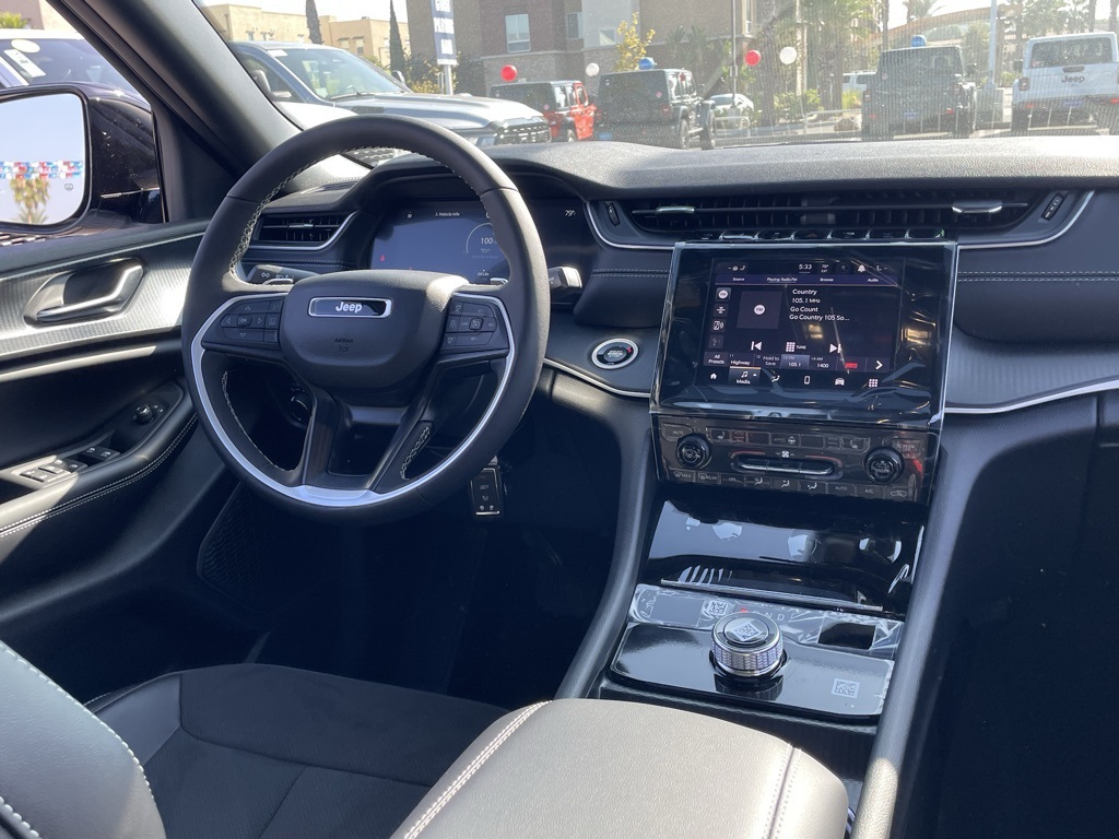 2025 Jeep Grand Cherokee Altitude X photo 24
