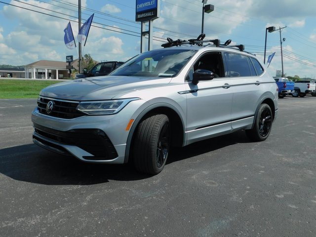 2023 Volkswagen Tiguan SE R-Line Black photo 2