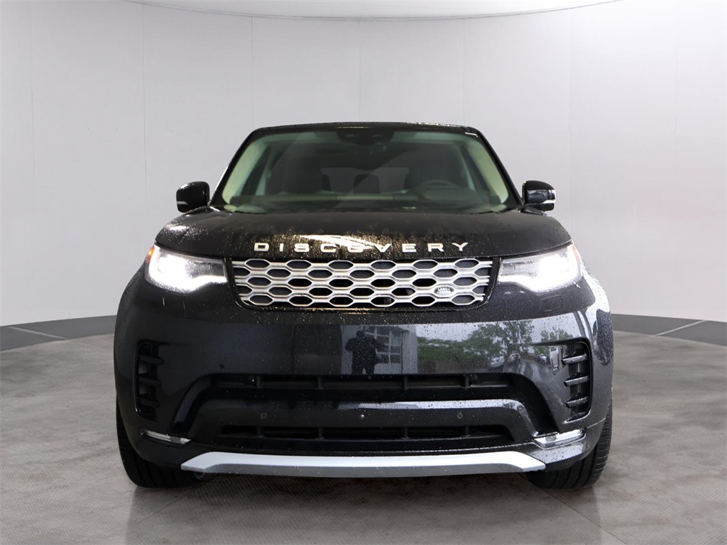 2025 Land Rover Discovery Metropolitan Edition photo 2