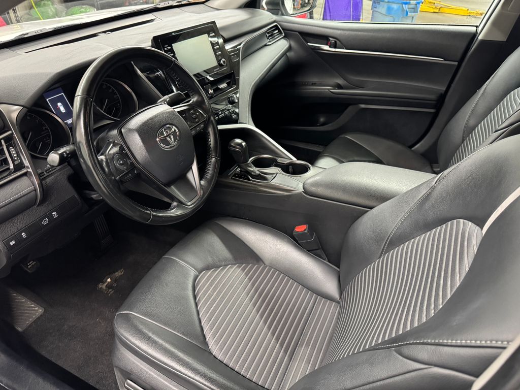 2021 Toyota Camry SE photo 10