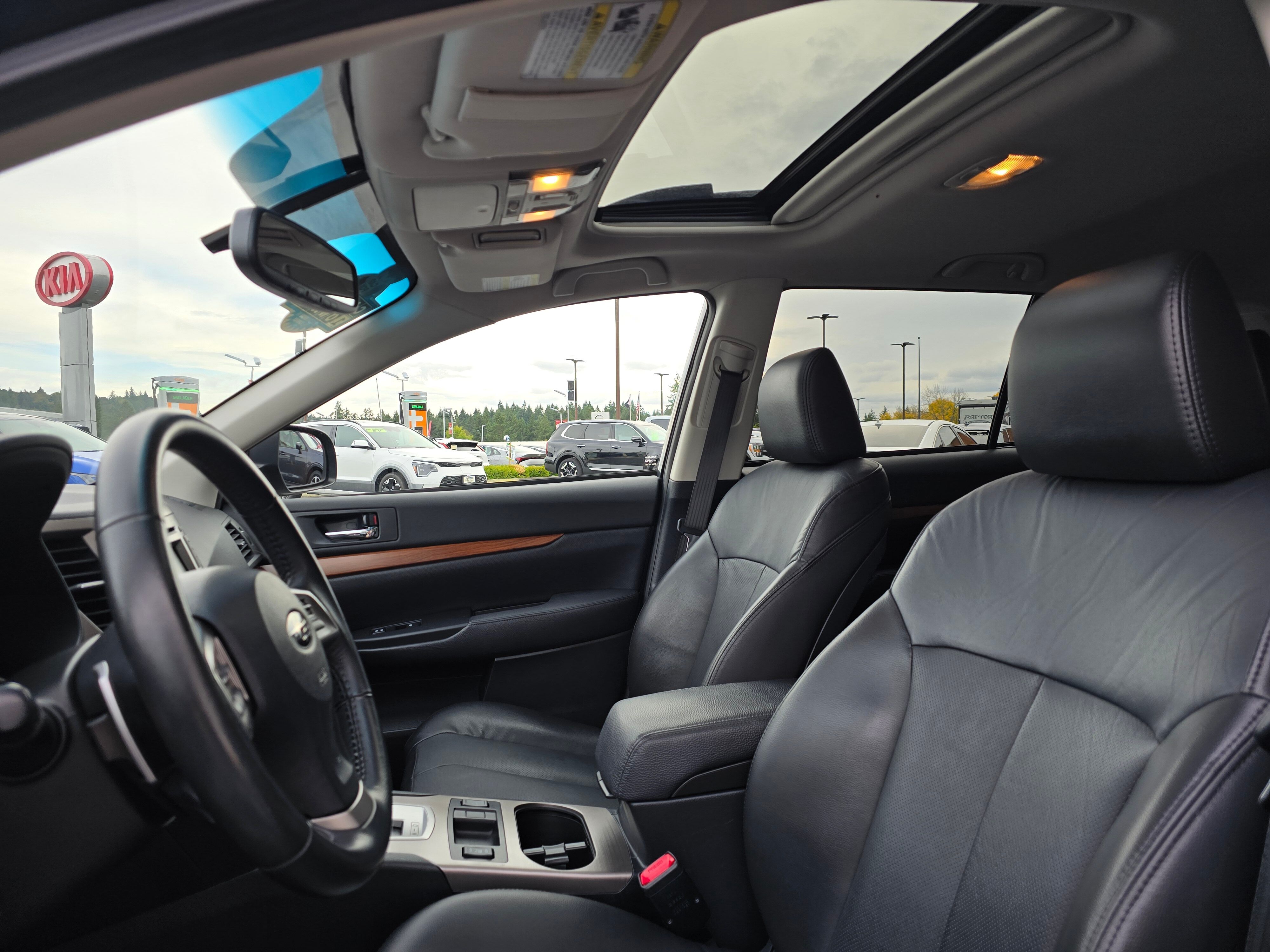2013 Subaru Outback 3.6R Limited photo 6